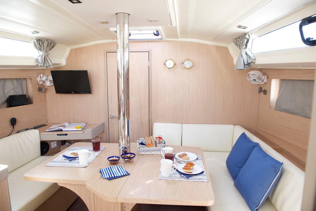 Oceanis 41.1, picture 12