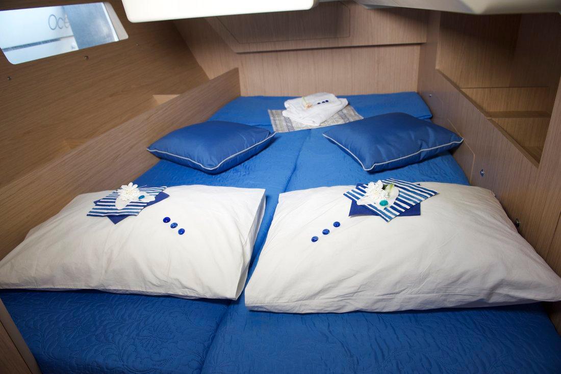 Oceanis 41.1, picture 19