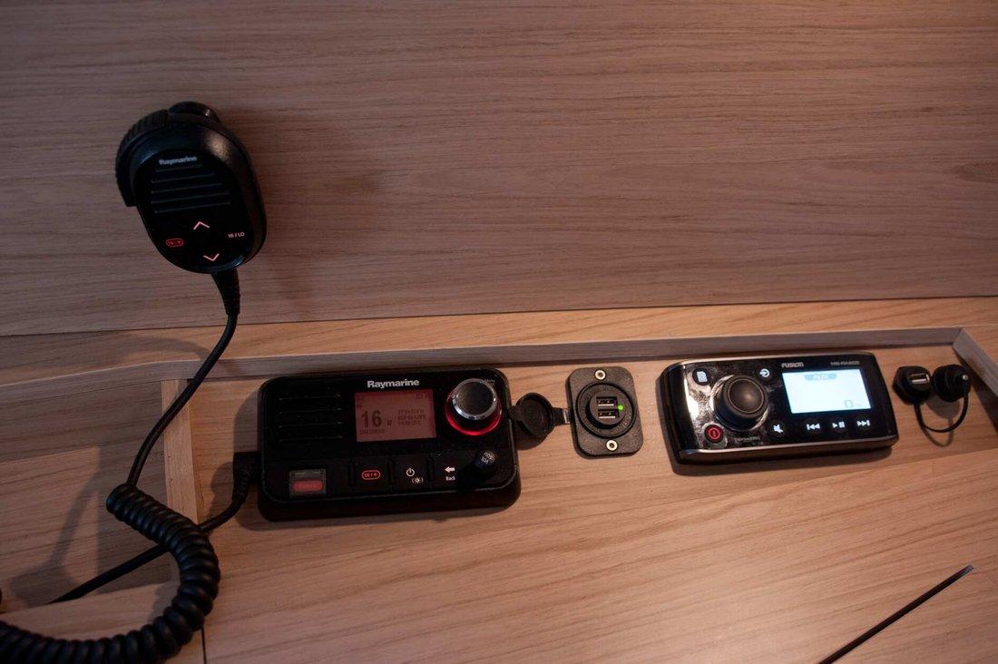 Oceanis 41.1, picture 17