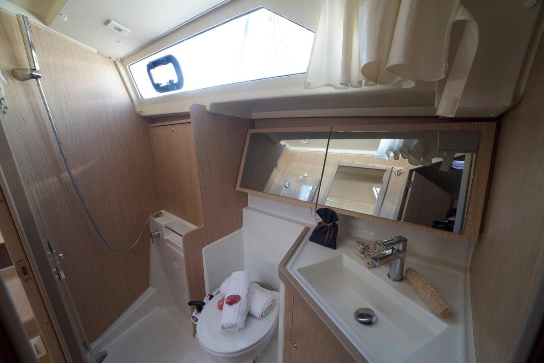 Oceanis 41.1, picture 22