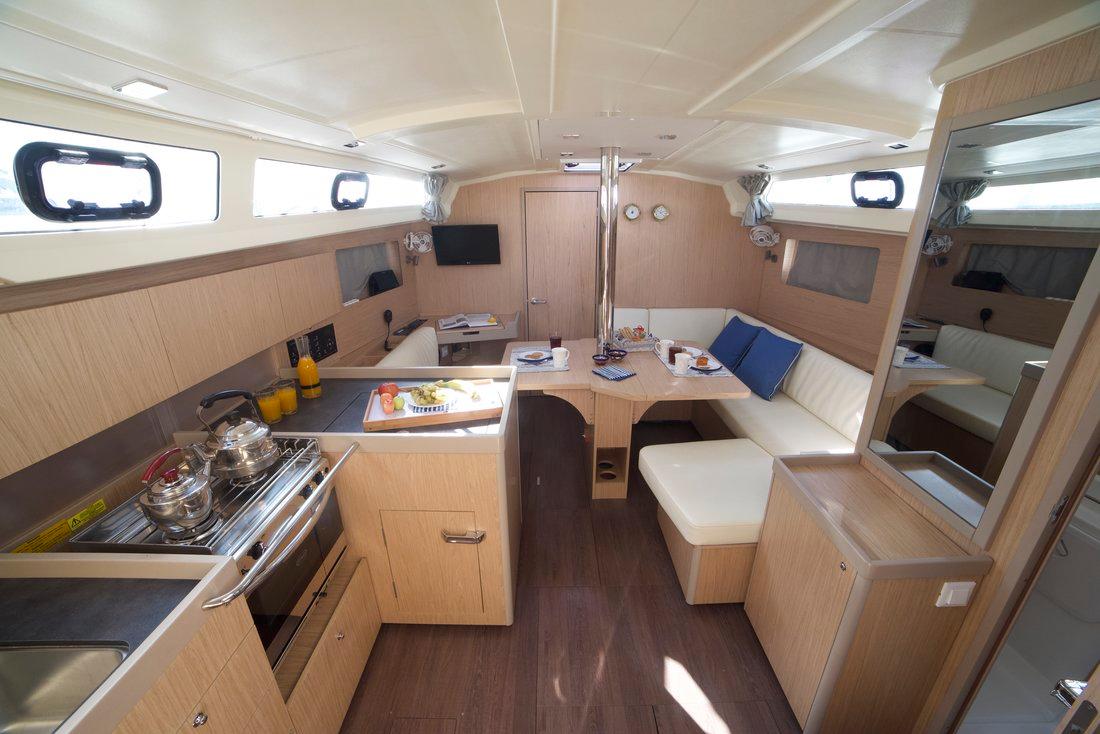 Oceanis 41.1, picture 14