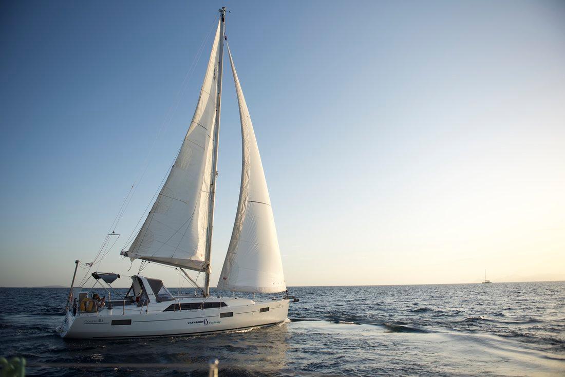 Oceanis 41.1, picture 8