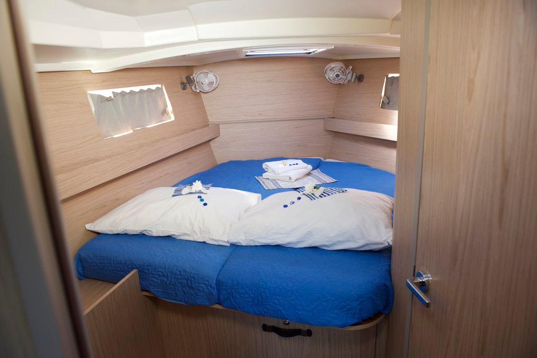 Oceanis 41.1, picture 21