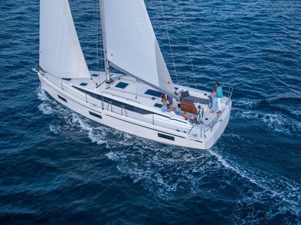 Bavaria C42 Style, picture 3