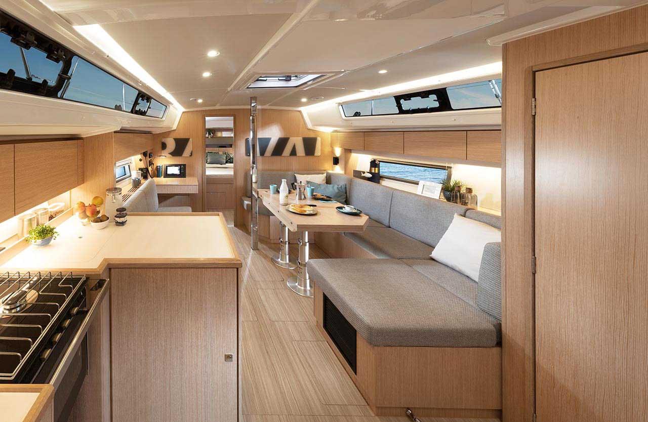 Bavaria C42 Style, picture 6