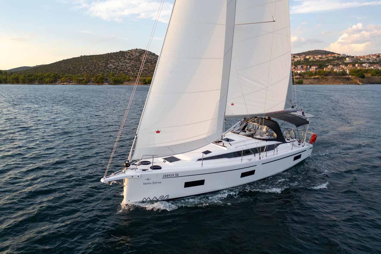 Bavaria C42, picture 7