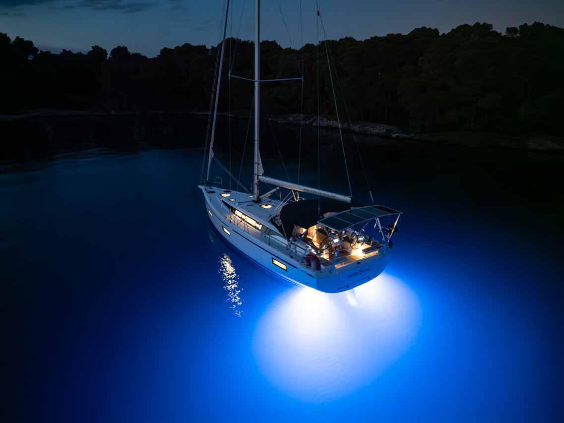 Bavaria C42, picture 10