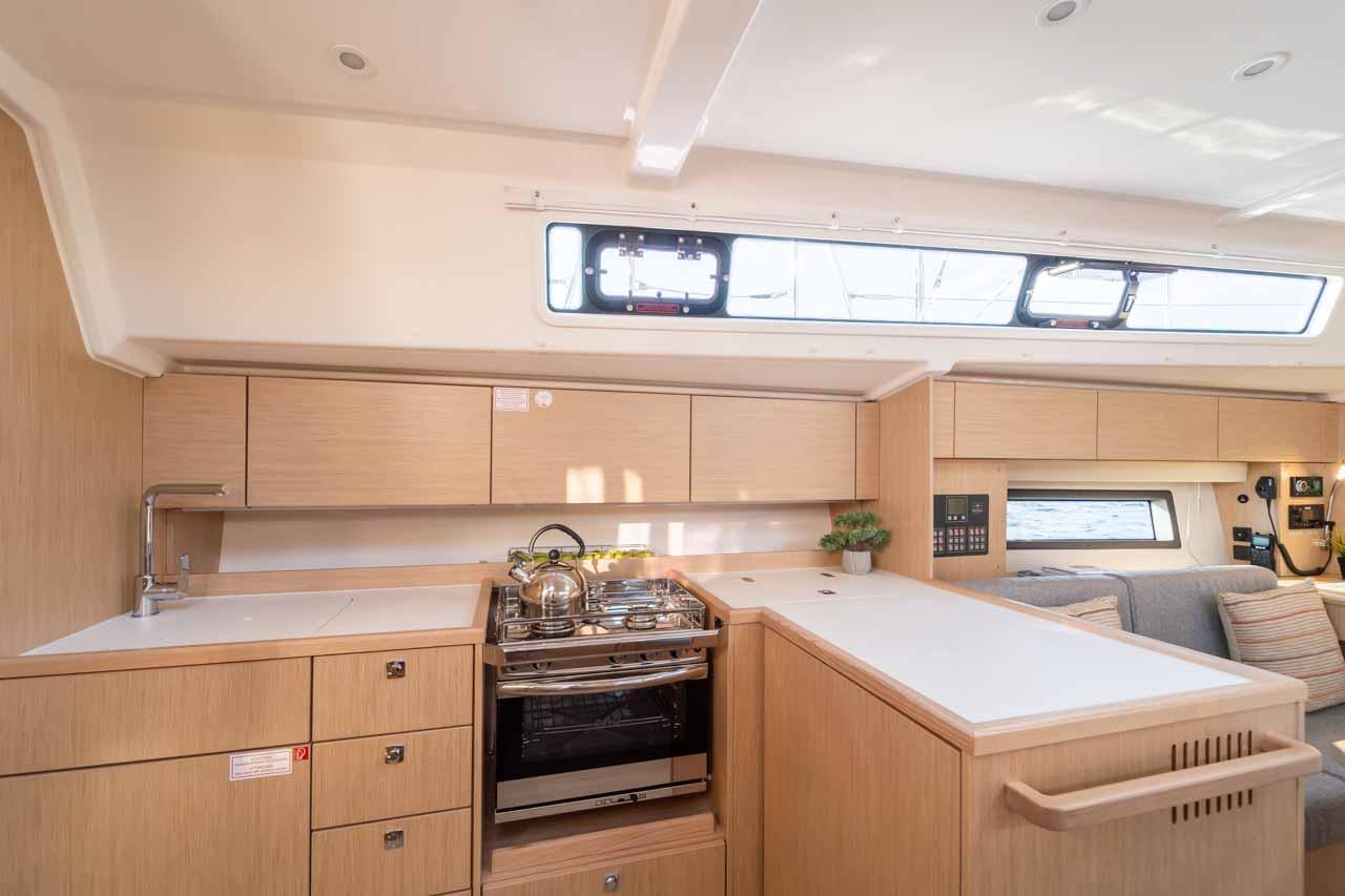 Bavaria C42, picture 19