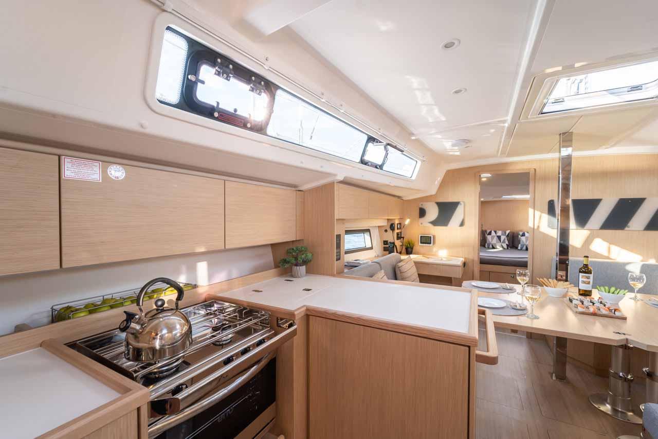 Bavaria C42, picture 18