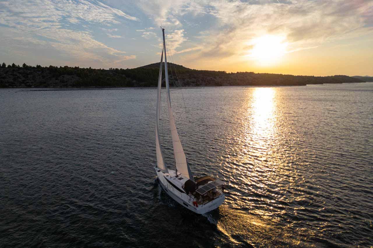 Bavaria C42, picture 9