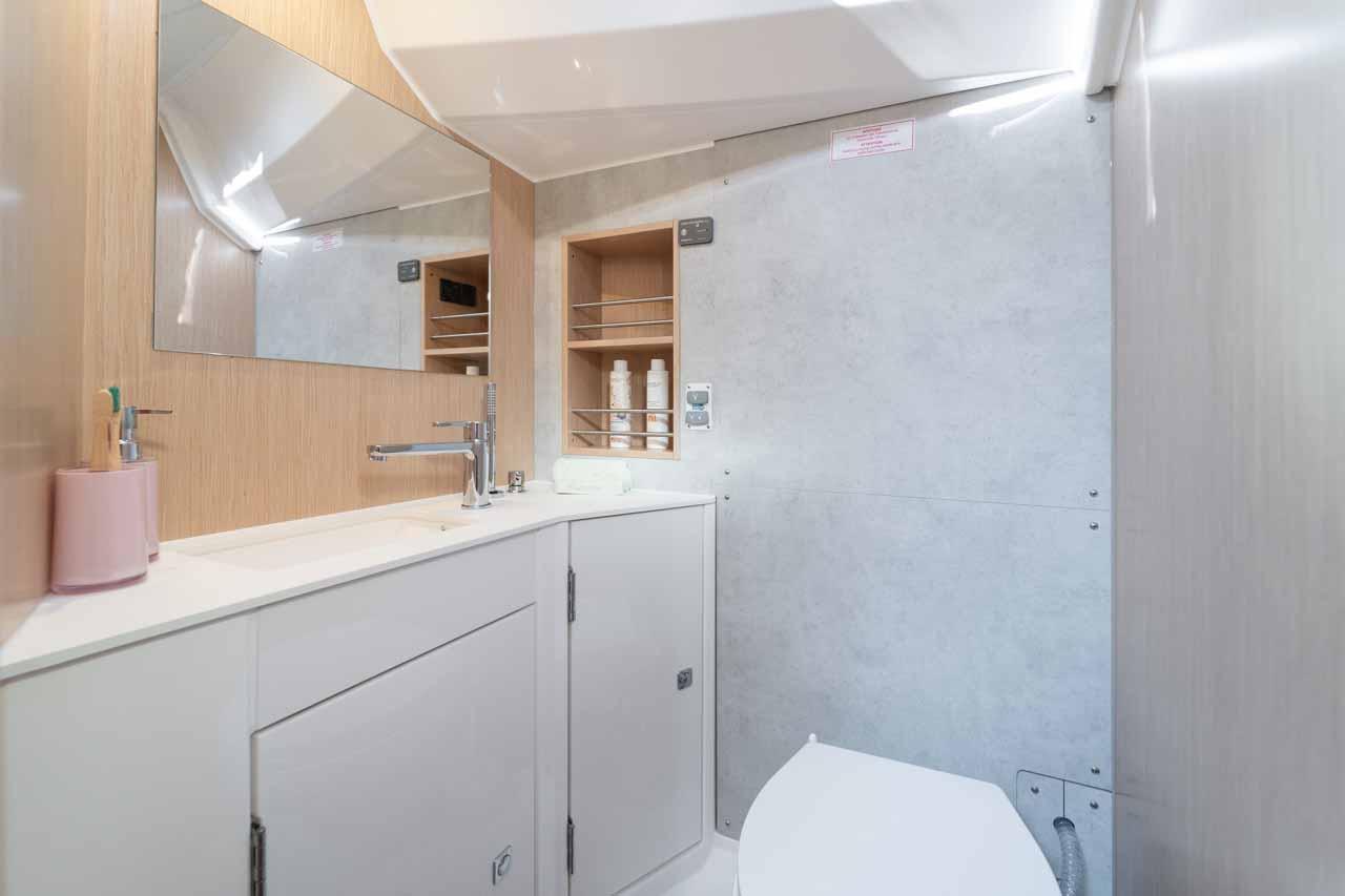 Bavaria C42, picture 29