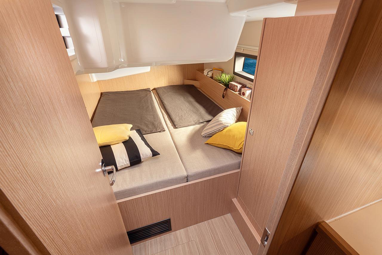 Bavaria C38, picture 11