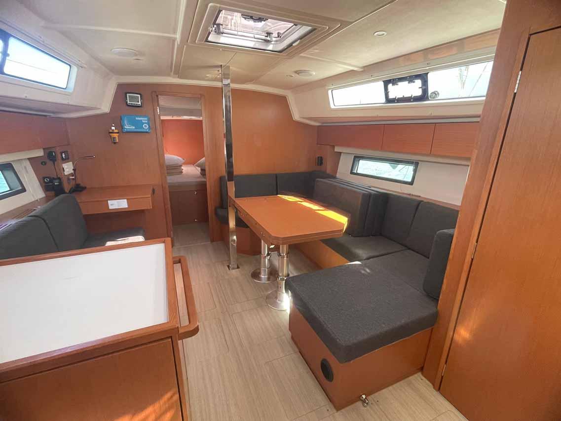 Bavaria C42, picture 4