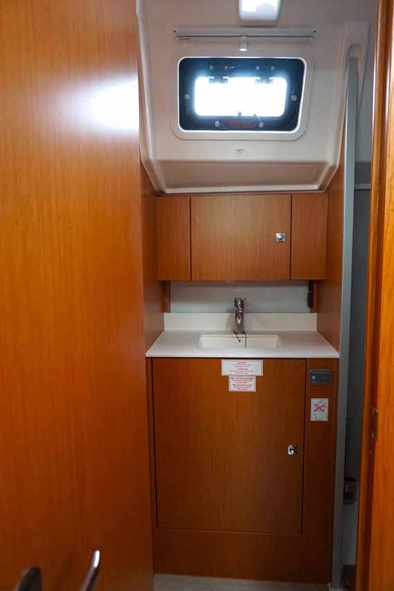 Bavaria C42, picture 18