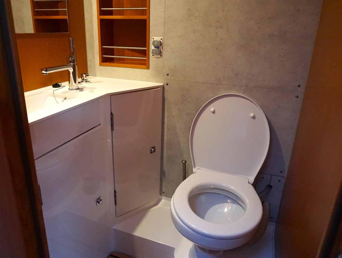 Bavaria C42, picture 20