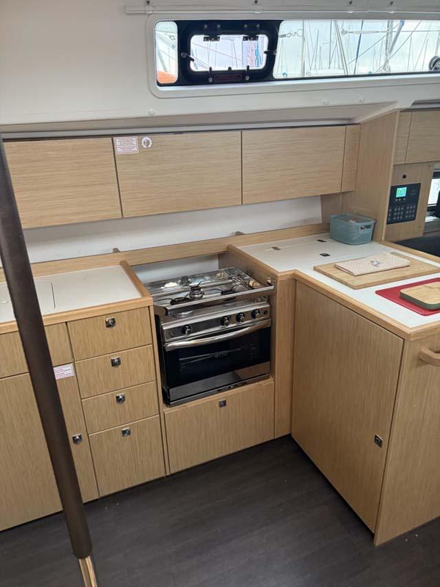 Bavaria C42 Style, picture 8