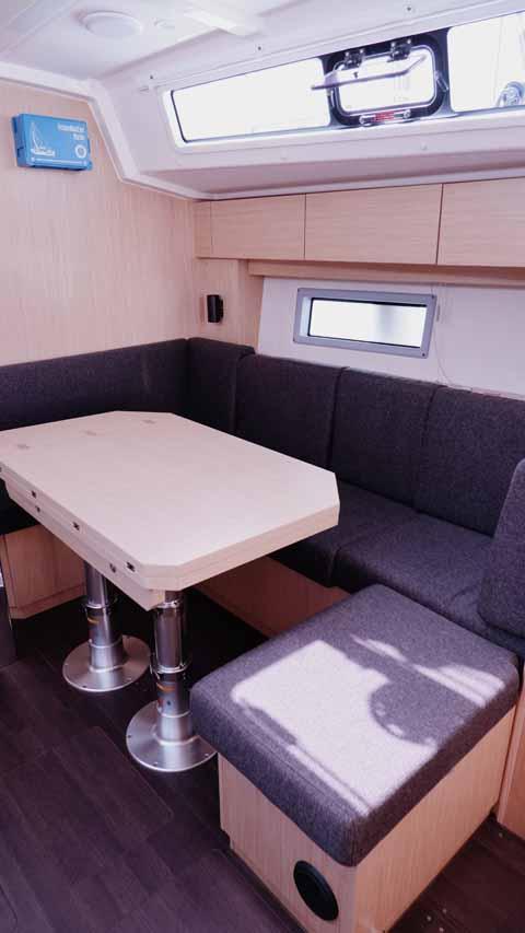 Bavaria C38, picture 6