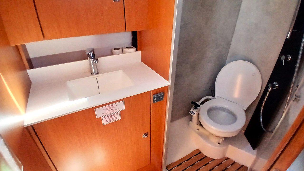 Bavaria C38, picture 16