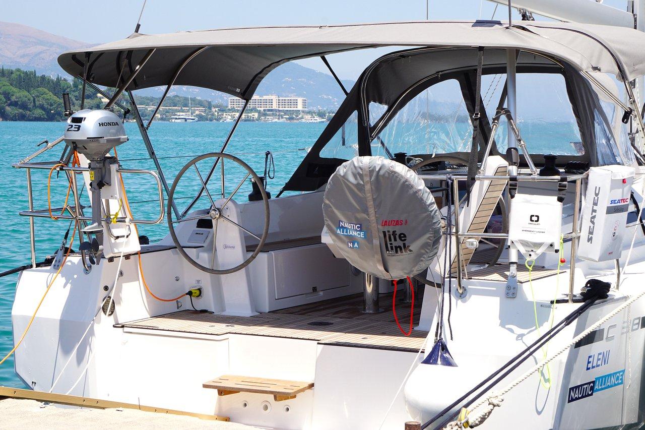 Bavaria C38, picture 4