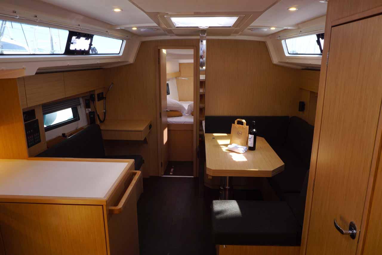 Bavaria C38, picture 11