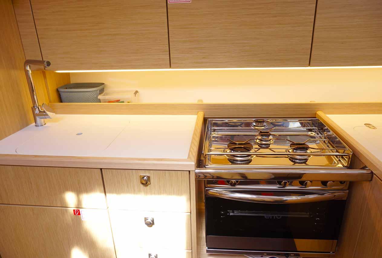 Bavaria C38, picture 15