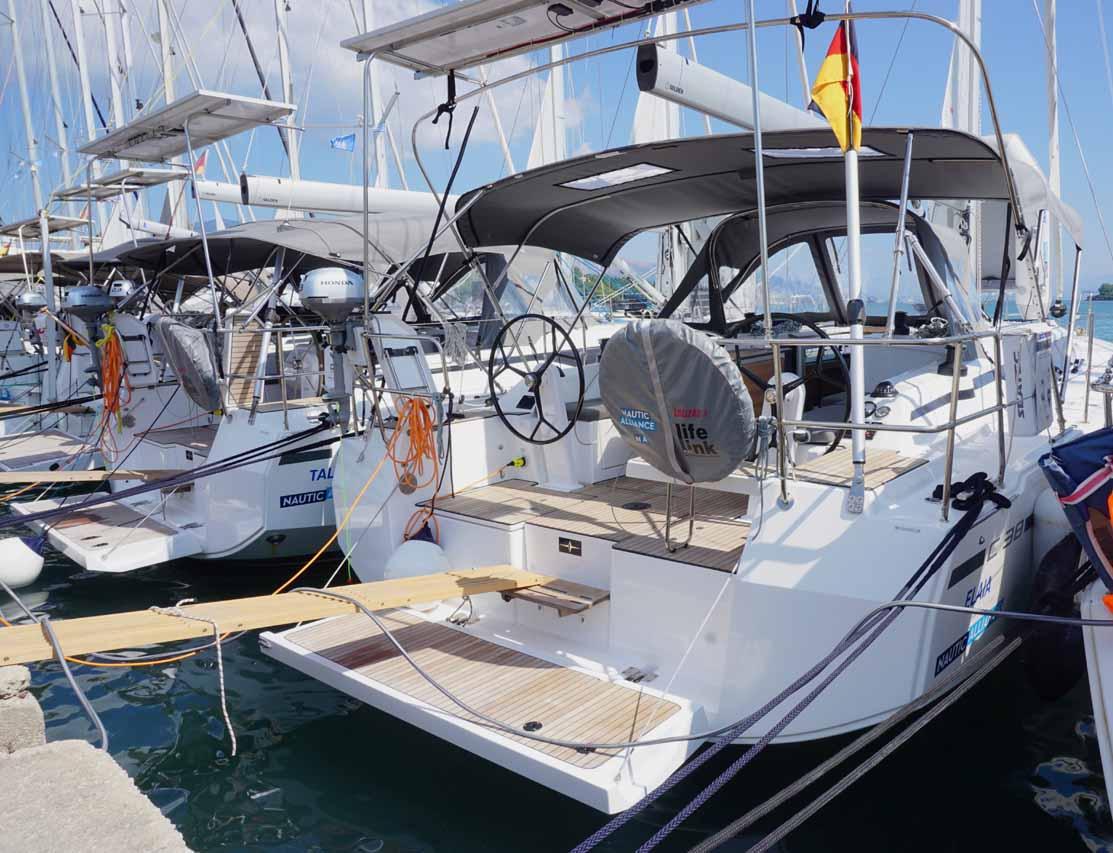 Bavaria C38, picture 4