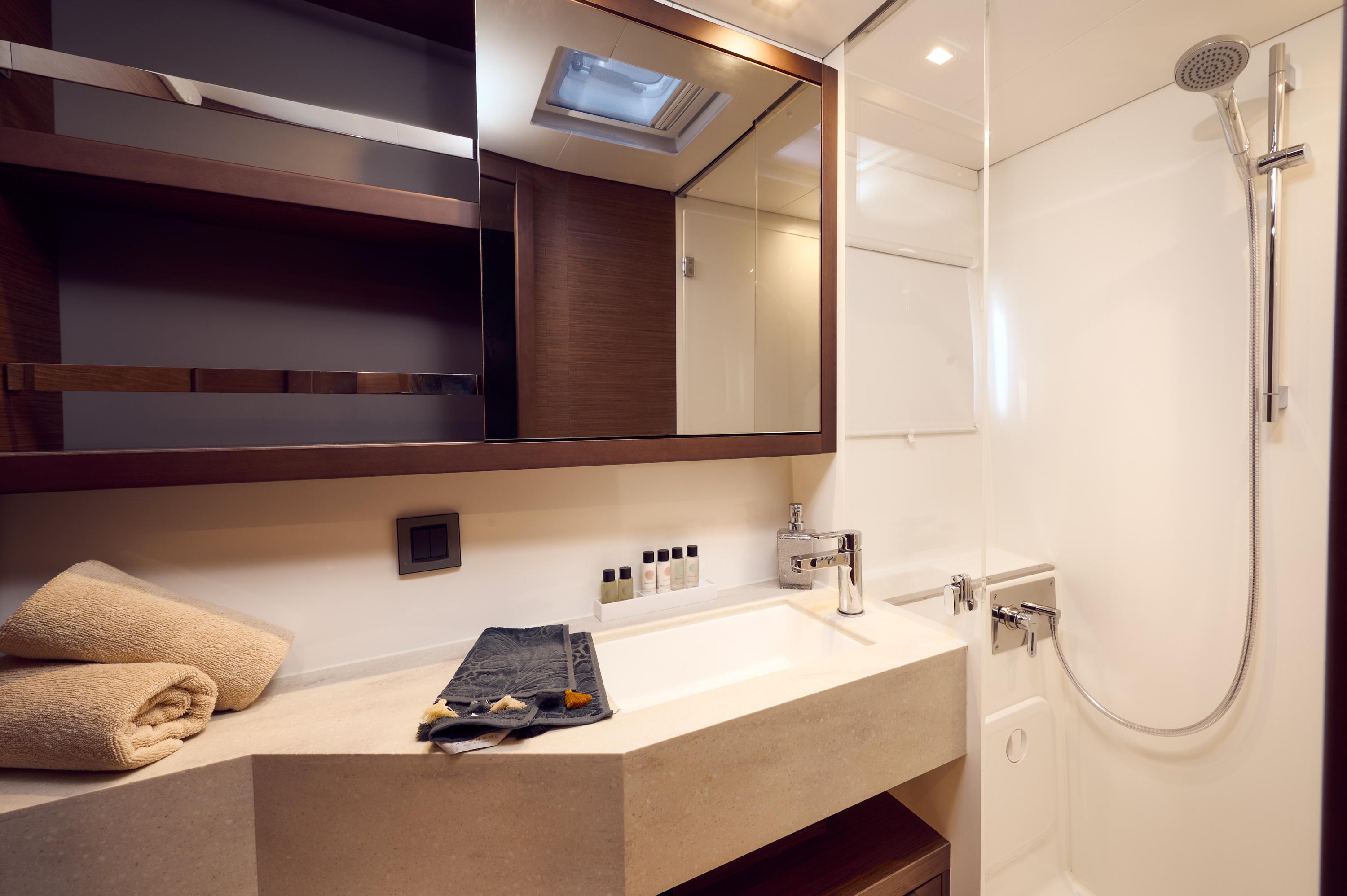 Lagoon 42 - 4 + 2 cab., picture 10