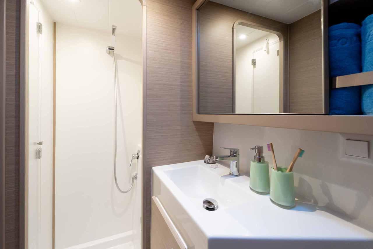 Lagoon 42 - 4 + 2 cab., picture 32