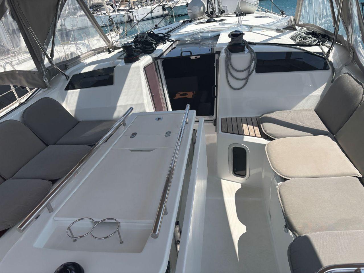 Oceanis 40.1, picture 3