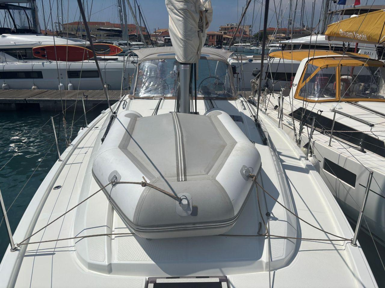 Oceanis 40.1, picture 5