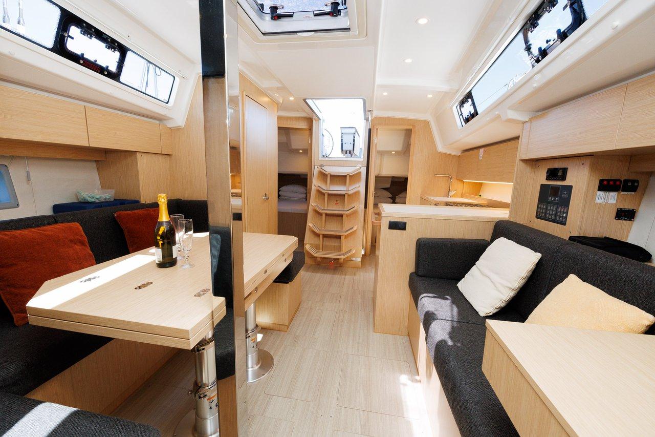 Bavaria C38, picture 13