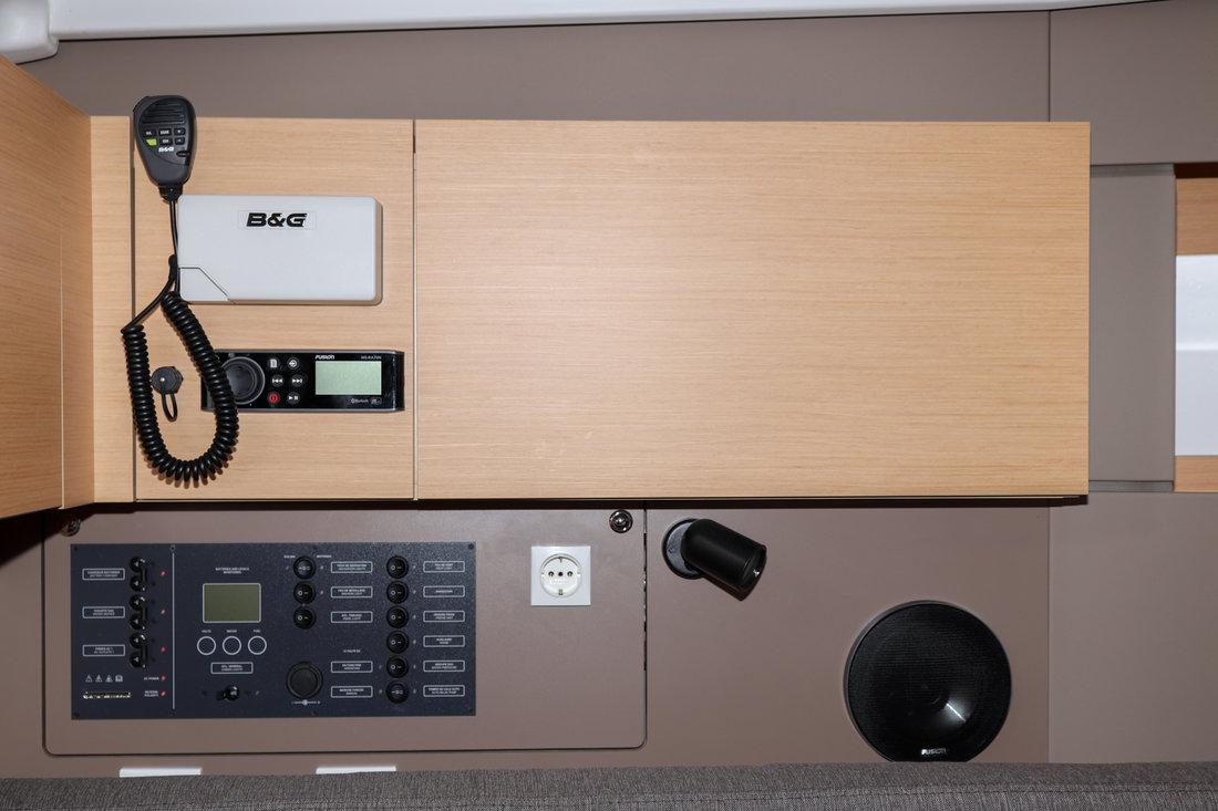 Oceanis 38.1, picture 12