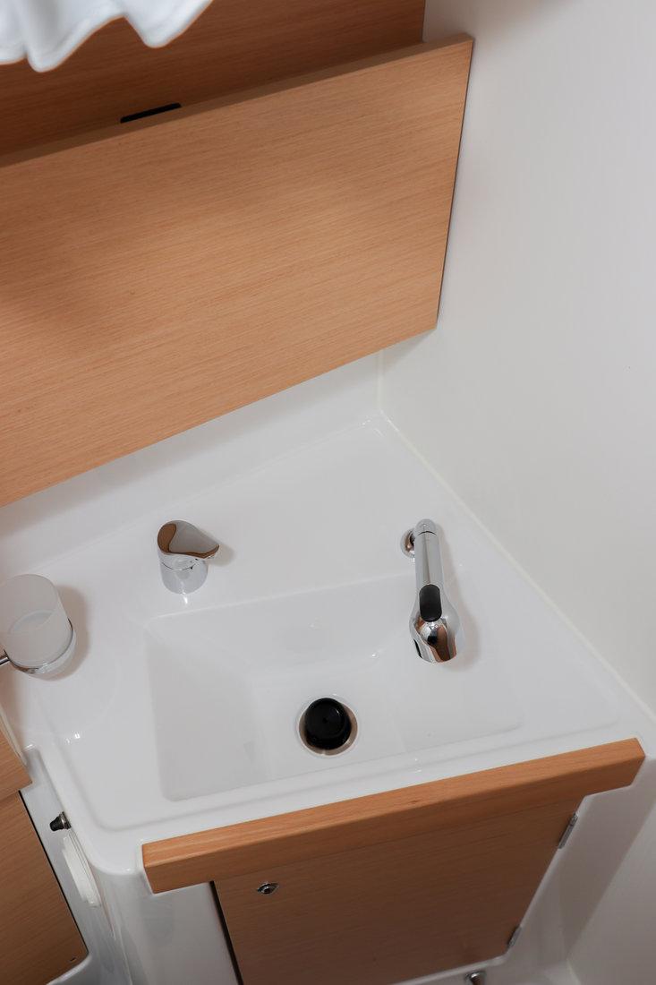 Oceanis 38.1, picture 16