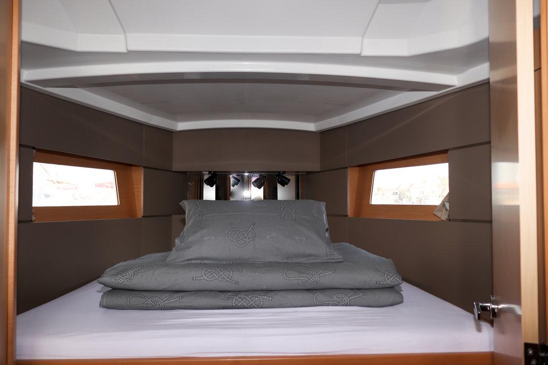 Oceanis 38.1, picture 15