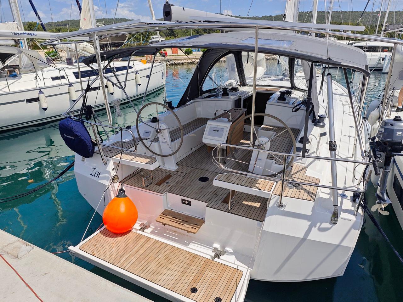 Bavaria C42, picture 4