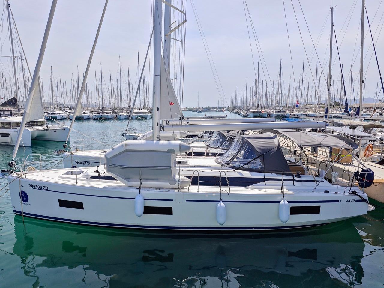 Bavaria C42, picture 6