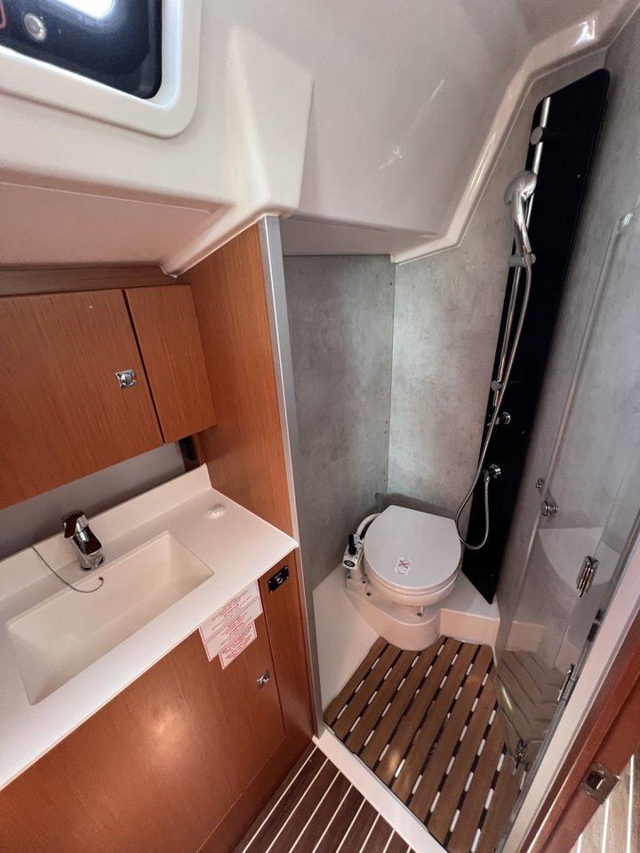 Bavaria C38, picture 20