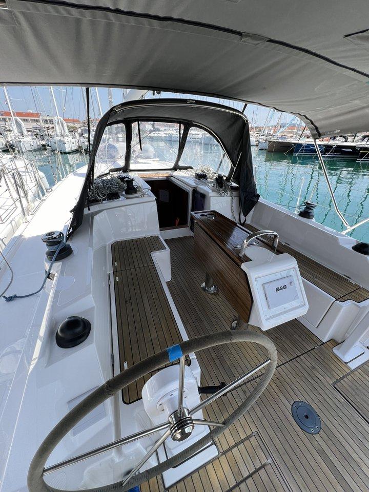 Bavaria C38, picture 6