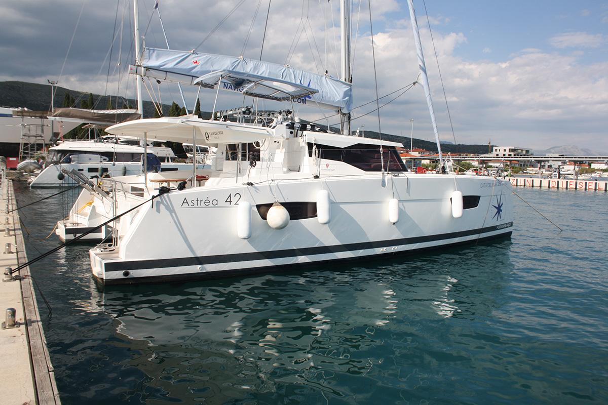 Fountaine Pajot Astrea 42, picture 1