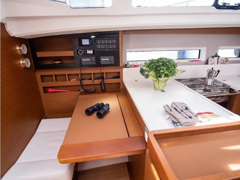 Sun Odyssey 440 - 4 cab., picture 6