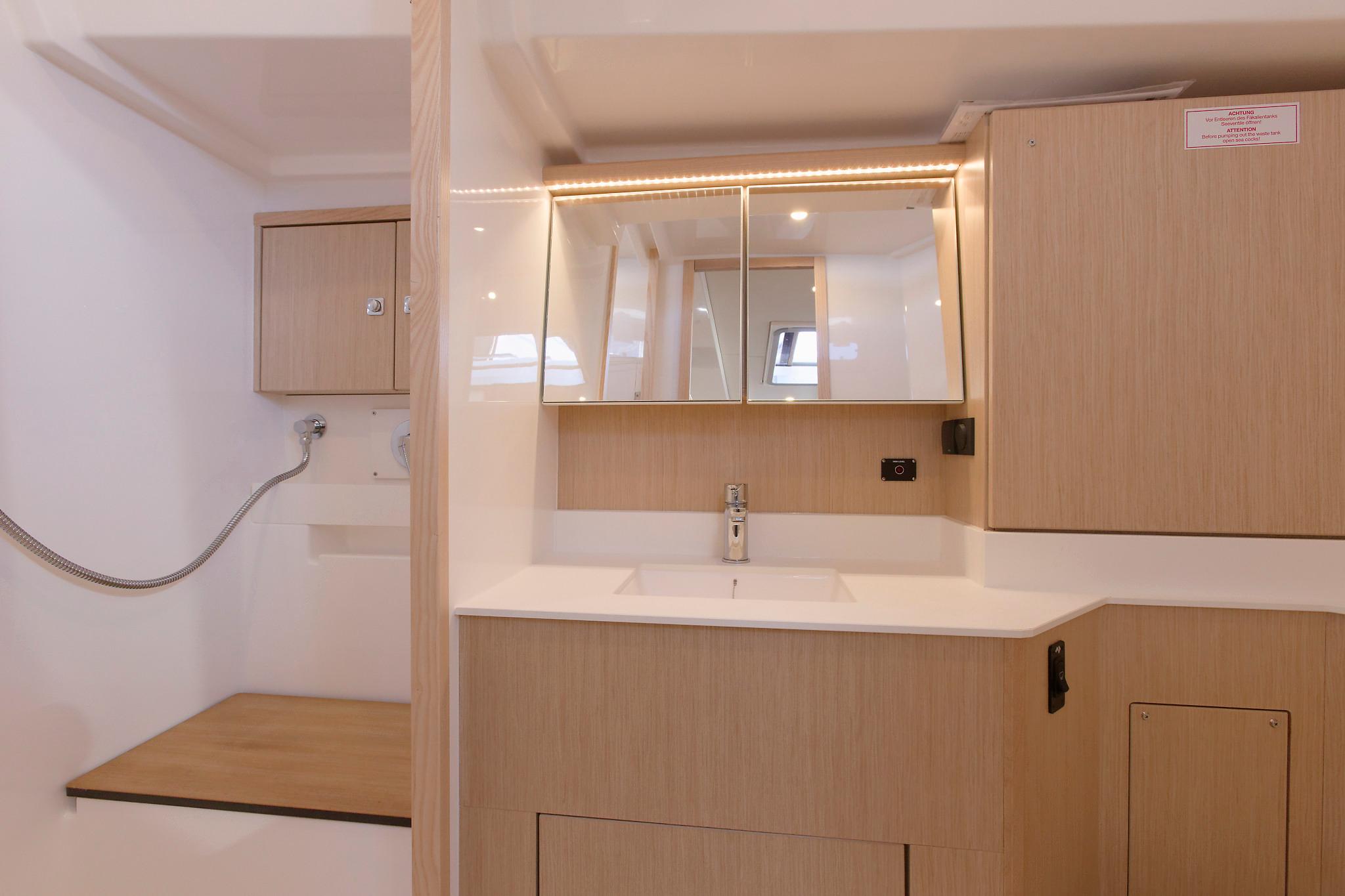 Bavaria C45 - 4 cab., picture 23