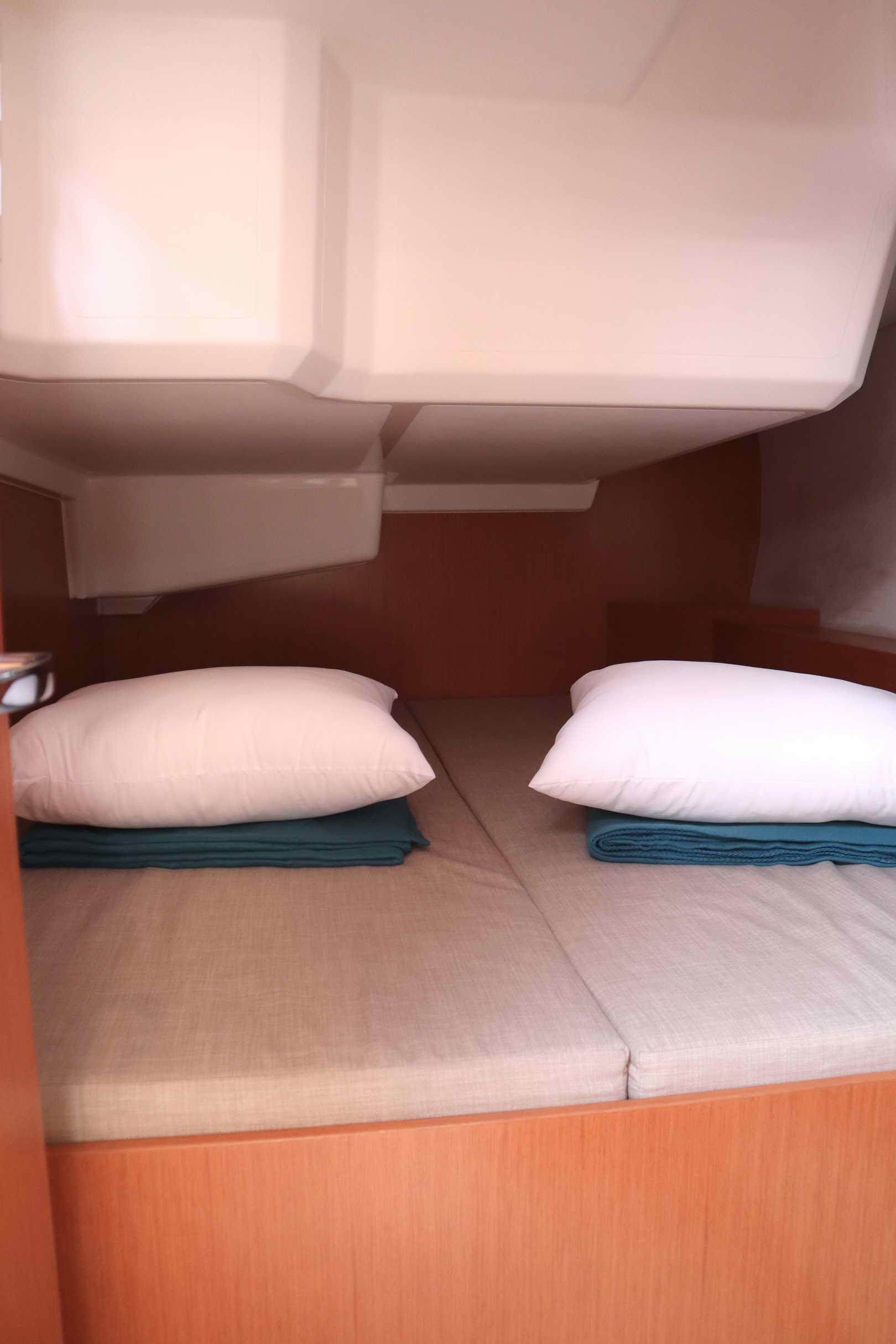 Bavaria C42, picture 29