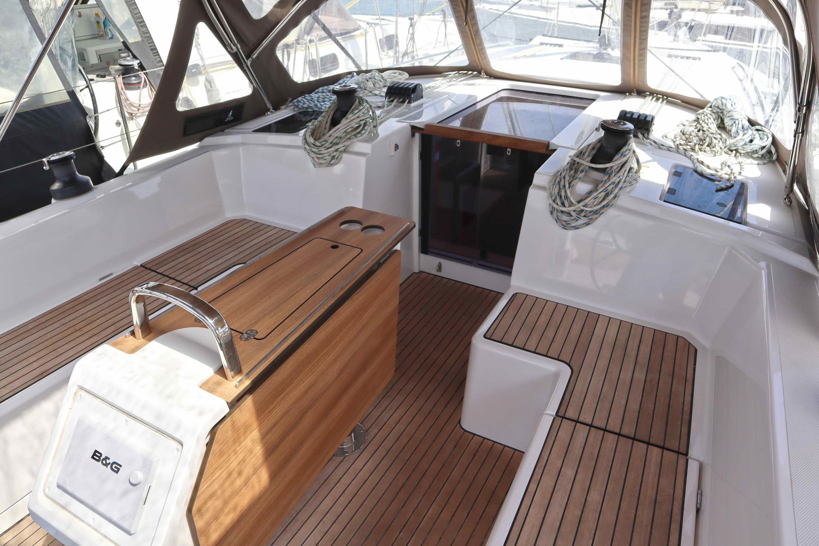 Bavaria C42, picture 13