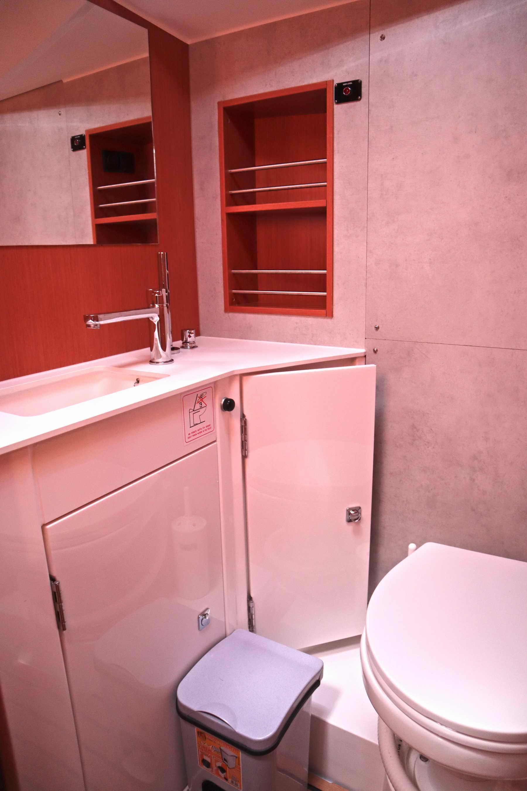 Bavaria C42, picture 26