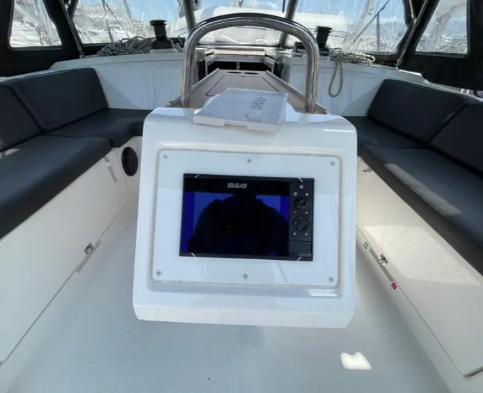 Bavaria C42, picture 10