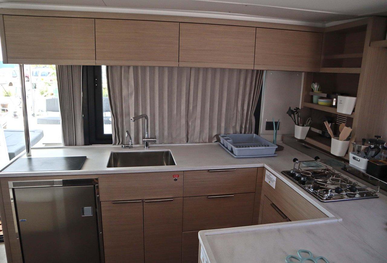 Lagoon 46 Fly, picture 17