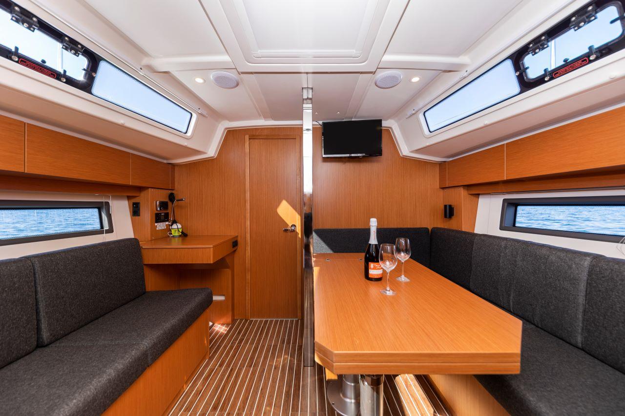 Bavaria C38, picture 21