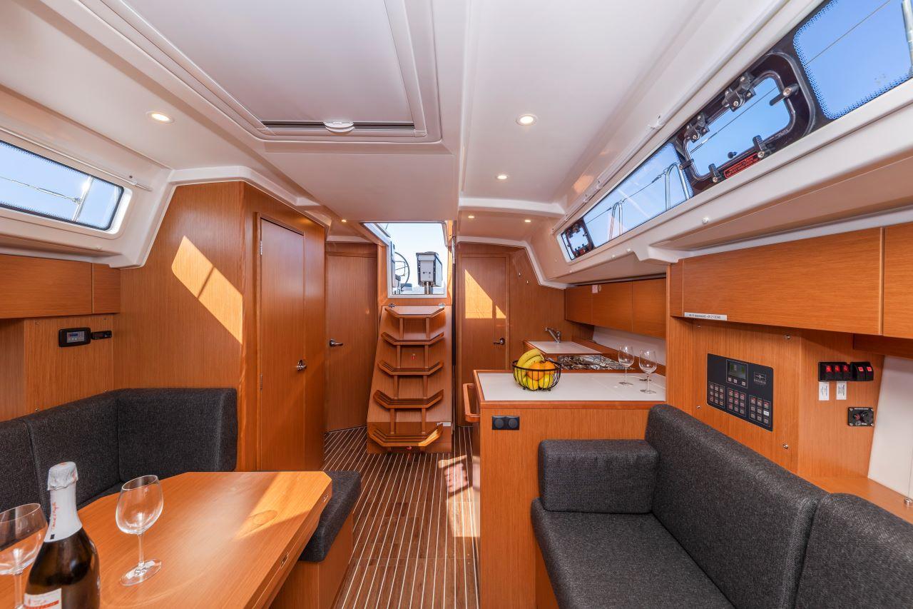 Bavaria C38, picture 16