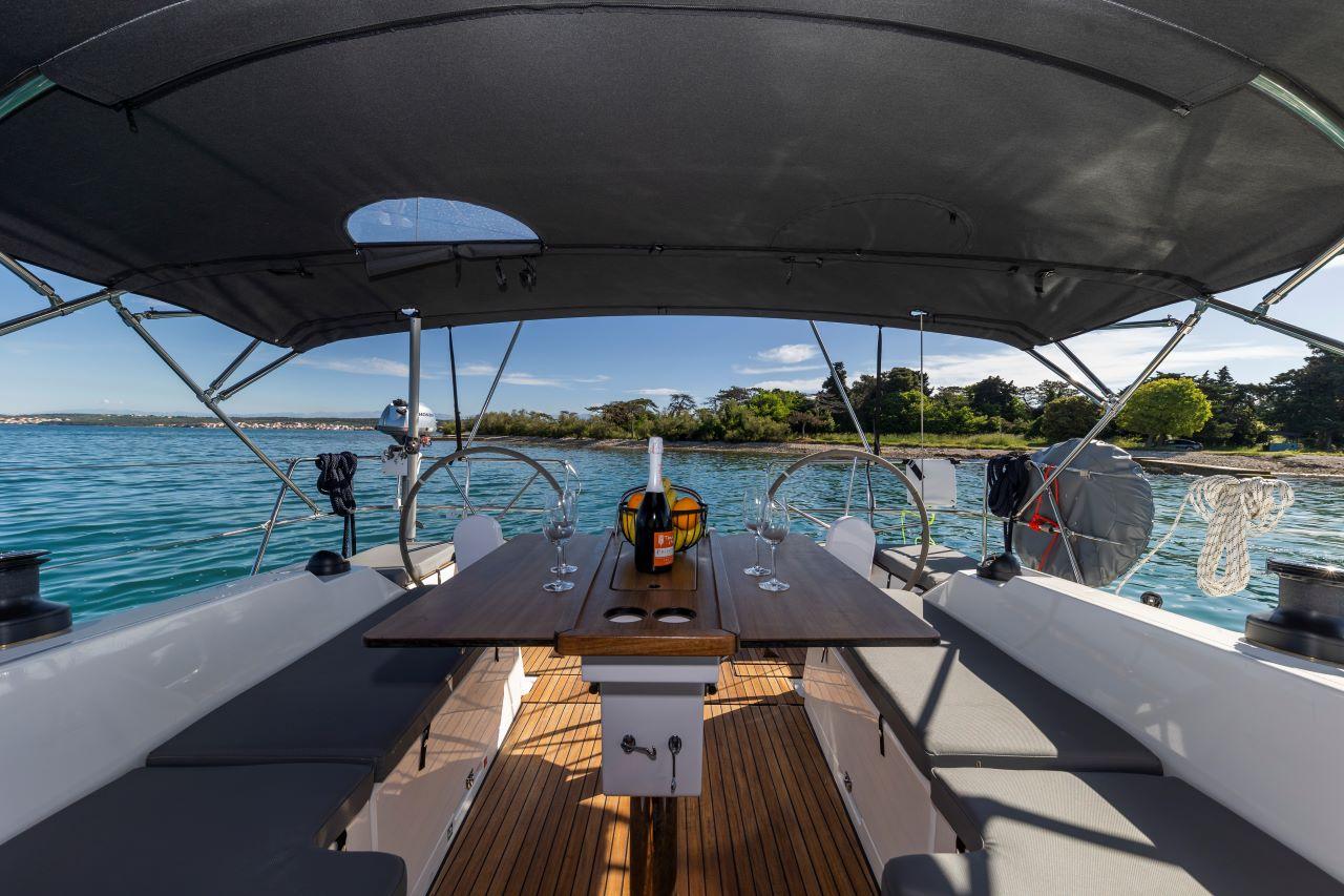 Bavaria C38, picture 4