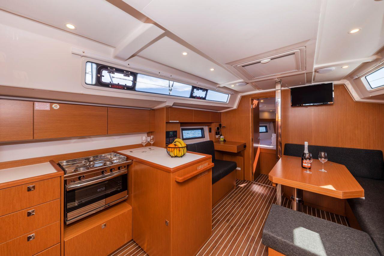 Bavaria C38, picture 17